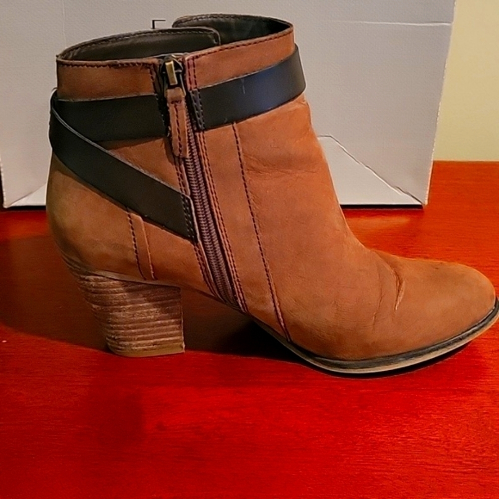Franco Sarto Dotty Womens Western Ankle Boots Zip Up Faux Suede Brown sz 9.5 - Picture 10 of 11